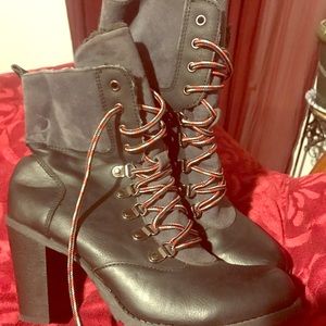 Warm and funky boots, barely worn